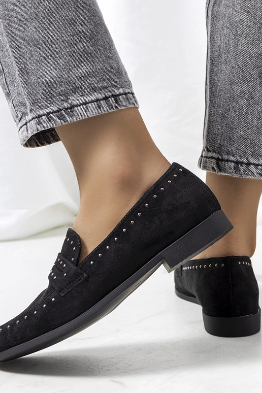 Mocassini neri in pelle con borchie,... Mocassini neri in pelle con borchie,...