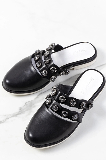 Infradito nere con borchie... 2