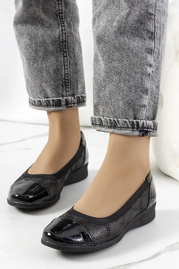 Scarpe nere, „Mercer"