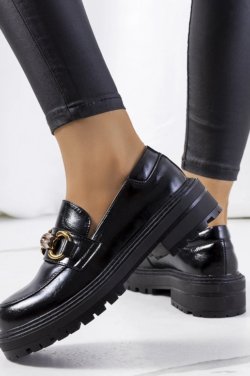 Mocassini neri, „Kemze"