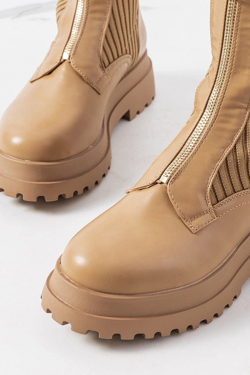 Stivaletti marroni con tomaia a...