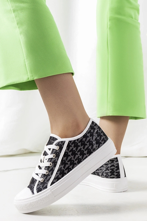 Sneakers Chelms nere