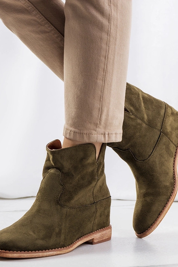 Stivaletti verdi con zeppa... 2