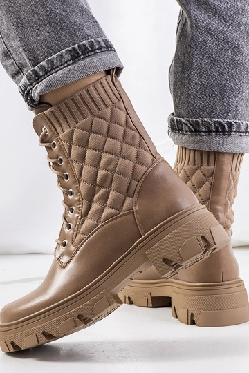 Stivaletti marroni con...