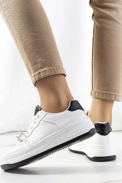 Sneakers bianche con catena Maring