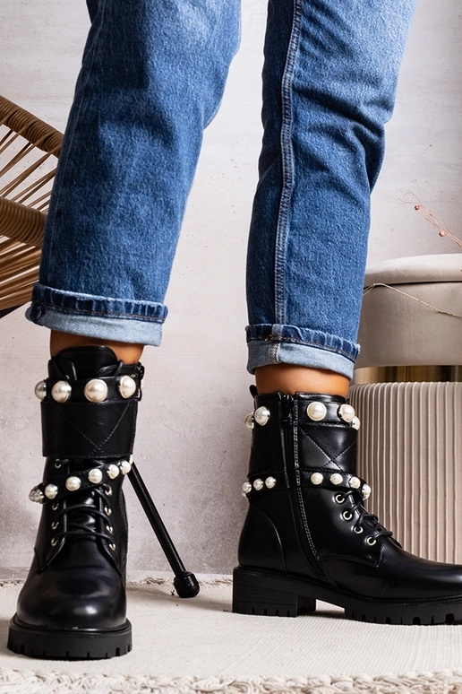 Stivaletti allacciati neri da donna...