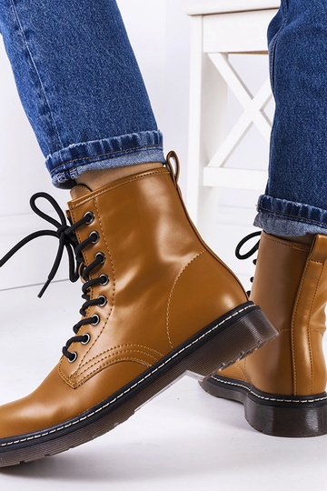 Stivali da combattimento...