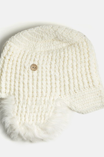 Cappello bianco con paraorecchie Zora 2