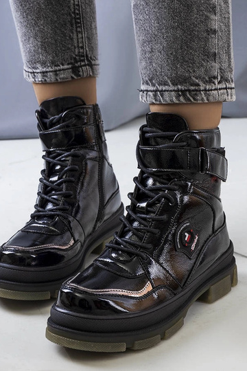 Stivaletti neri lucidi,...