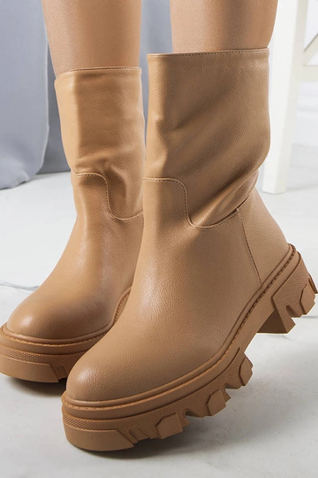 Stivaletti marroni...