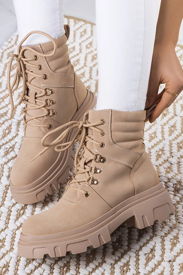 Stivaletti beige con suola... 2