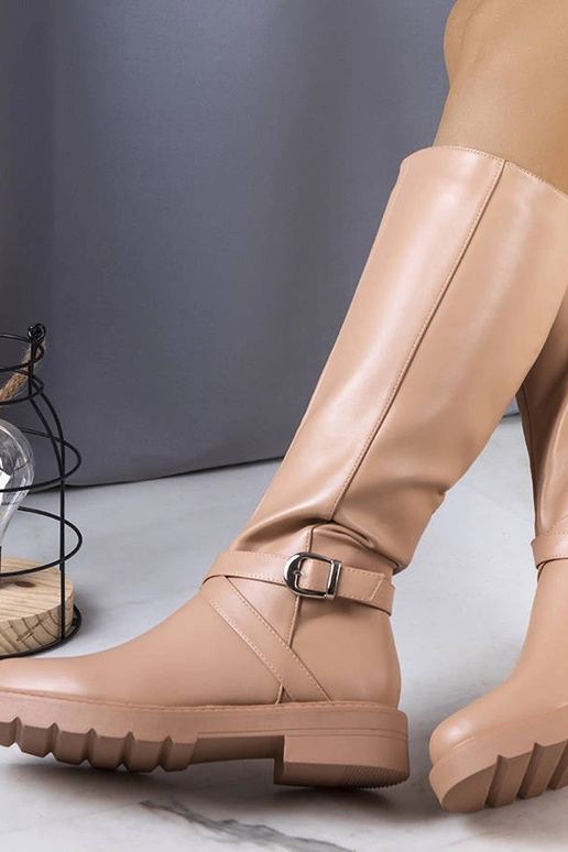 Stivali beige isolati Olmin