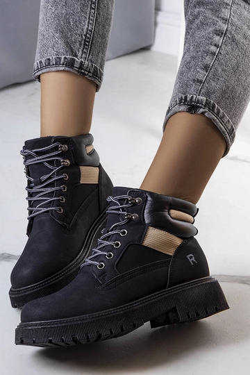 Stivali Nadel neri isolati 2