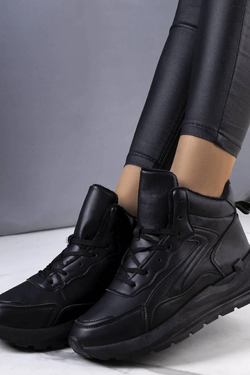 Scarpe sportive invernali...