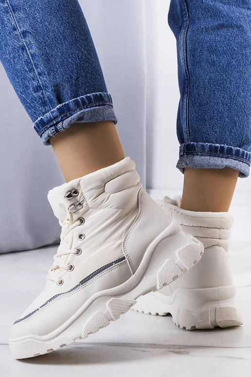 Stivali Rimu isolati color crema