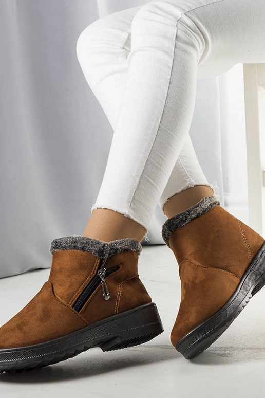 Stivali da neve isolati in cammello...