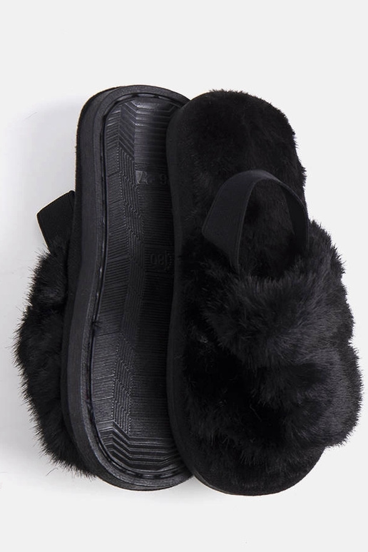 Le pantofole elastiche nere di Leilana