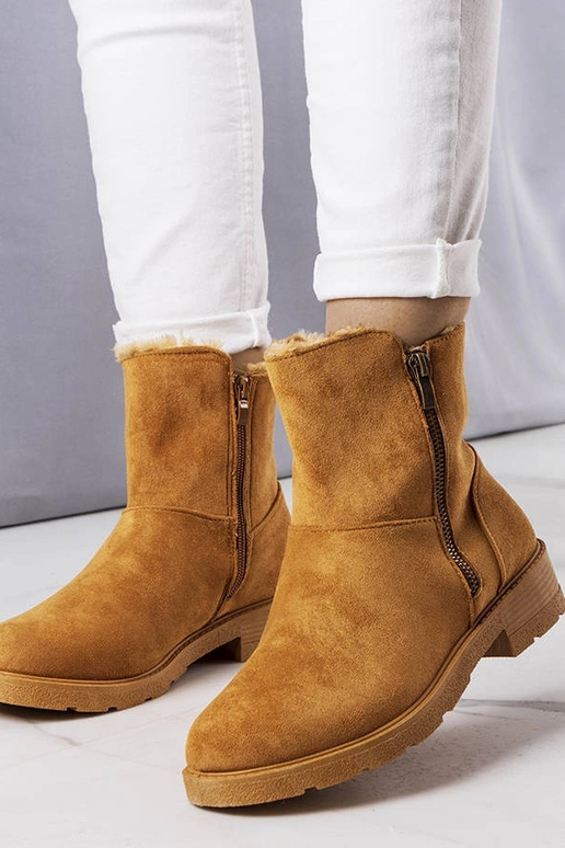 Stivali marroni isolati Salona