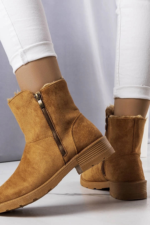 Stivali marroni isolati Salona