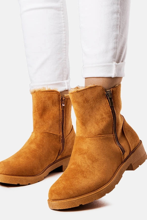 Stivali marroni isolati Salona