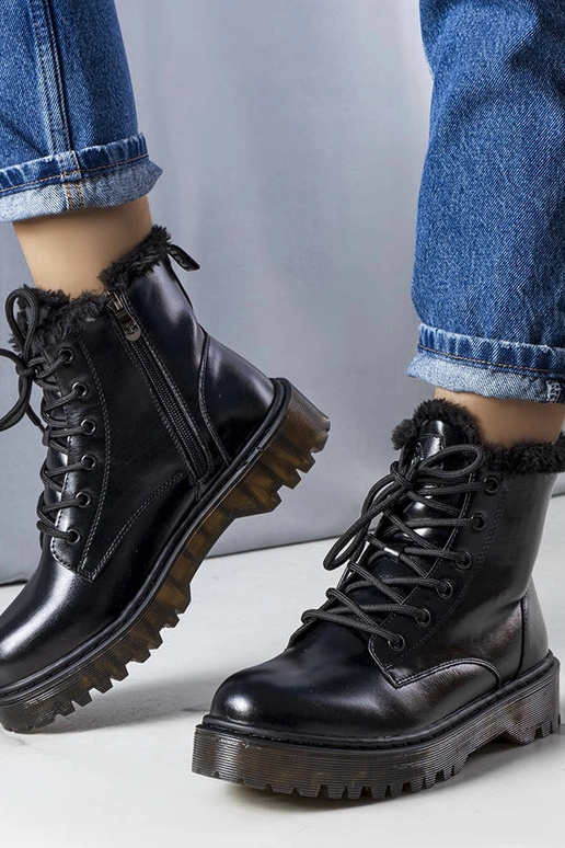 Stivali da caccia neri isolati con...