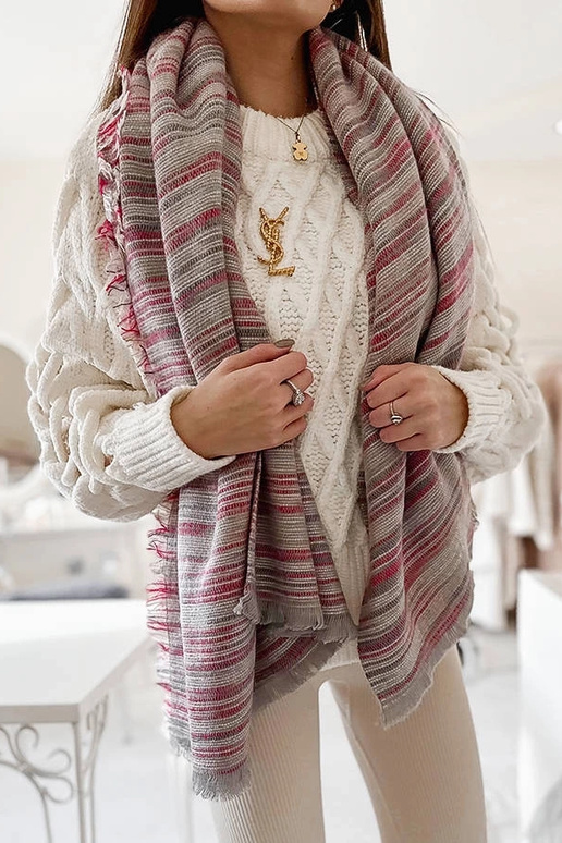 Sciarpa viola di Nyomi