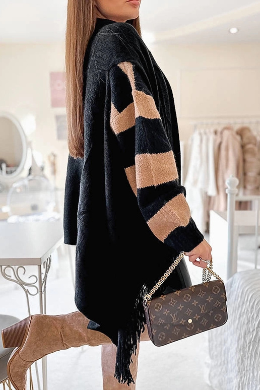 Scialle con frange nere giugno