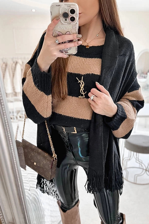 Scialle con frange nere giugno