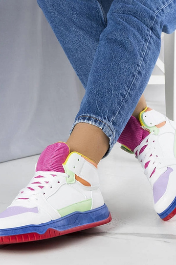 Le sneakers alte colorate... 2