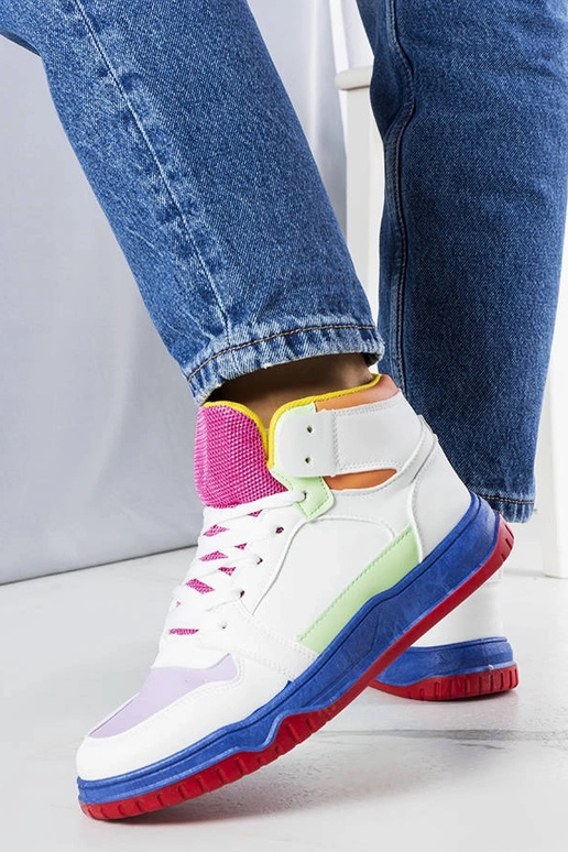 Le sneakers alte colorate di Elizabeth