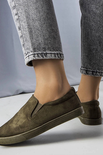 Sneakers verdi in similpelle scamosciata Leroy 2