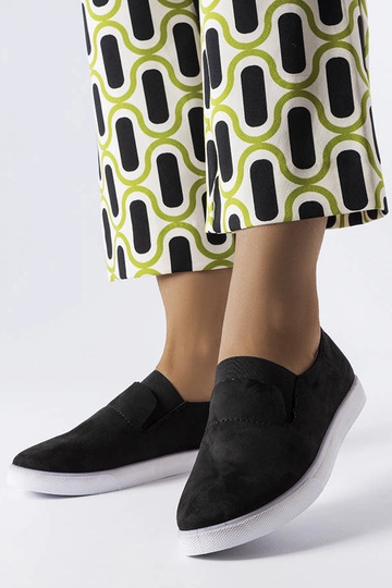 Sneakers neri in similpelle... 2