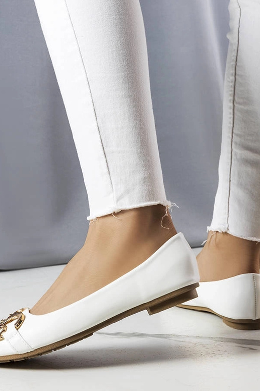 Ballerine bianche con punta quadrata...