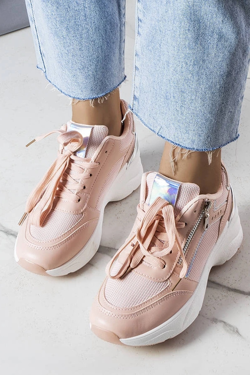 Sneakers con zeppa rosa di Stacey