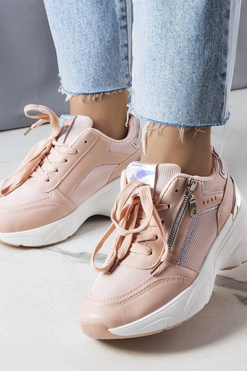 Sneakers con zeppa rosa di Stacey 2