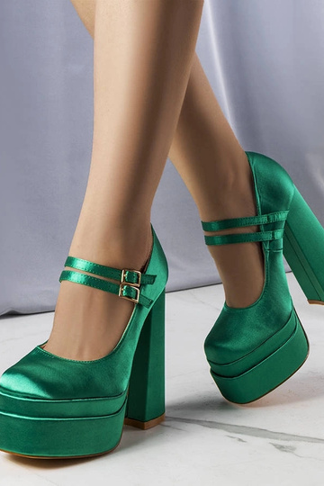 Décolleté con tacco alto verde di Lynn