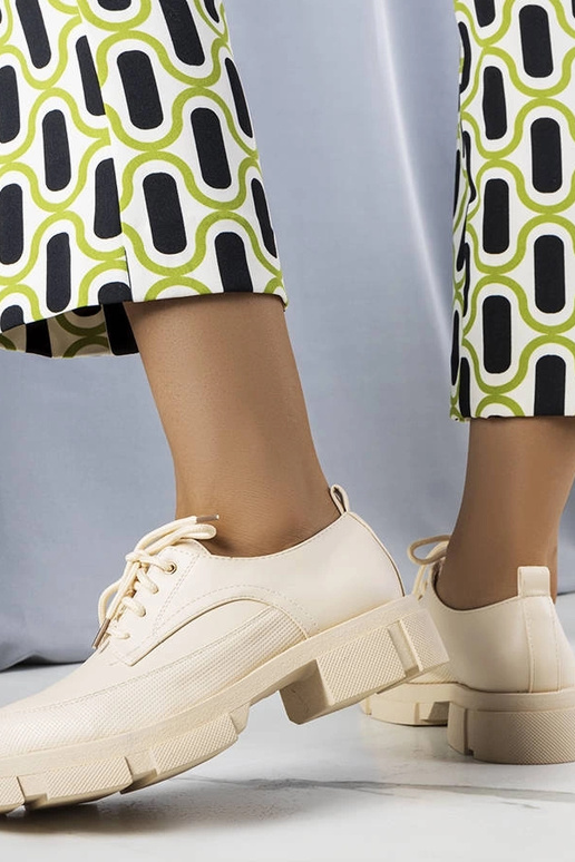 Scarpe beige con suola massiccia Kay