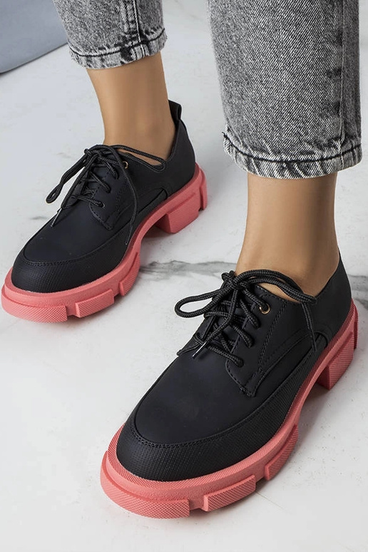 Stivaletti neri con suola Kay massiccia