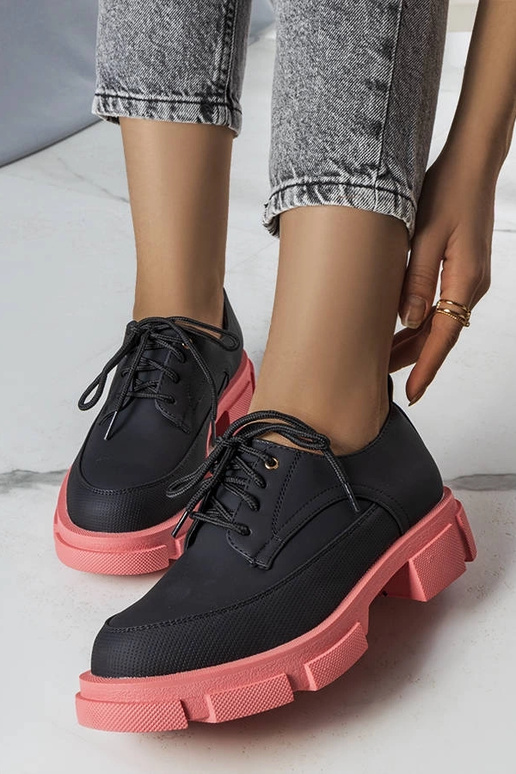 Stivaletti neri con suola Kay massiccia