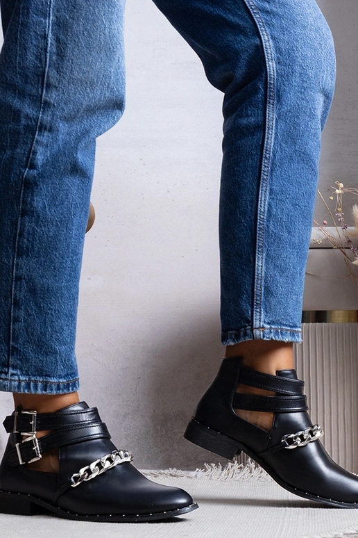 Stivaletti neri con ritagli in ratté