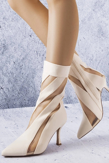 Stivaletti color sabbia con...