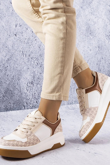 Sneakers marroni decorate...