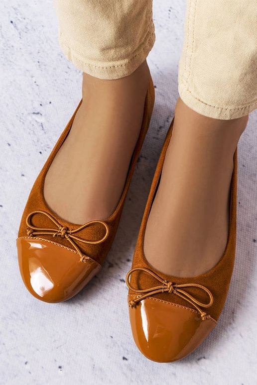 Ballerine con punta verniciata...