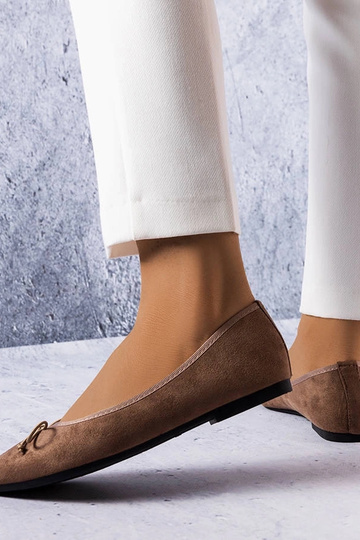 Ballerine marroni a punta... 2