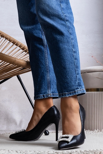 Tacchi da donna in vernice... 2