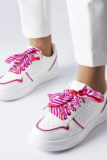 Sneakers con nastro bianco...