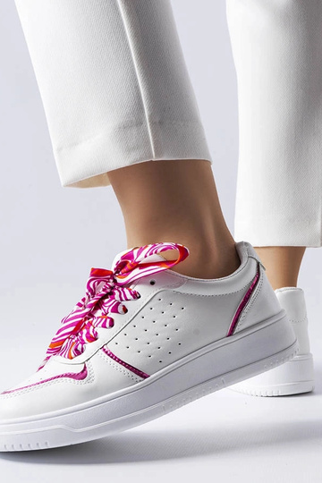 Sneakers con nastro bianco... 2