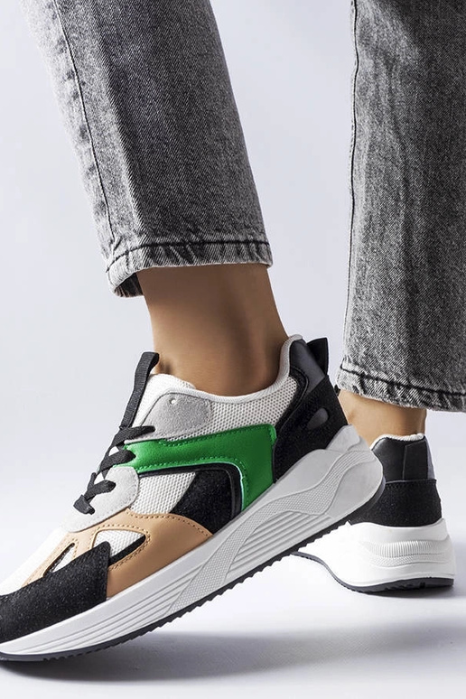 Scarpe sportive nere in vari...