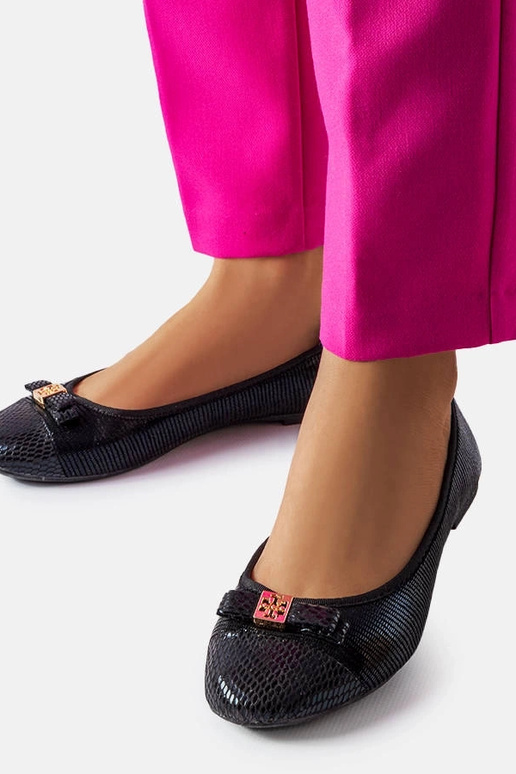 Ballerine nere eleganti con fiocco...