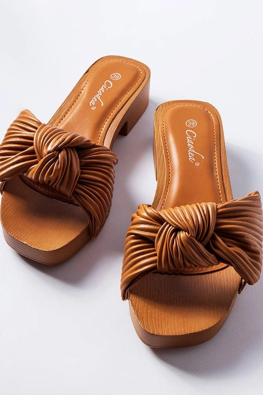 Mules marroni con tacco basso di...